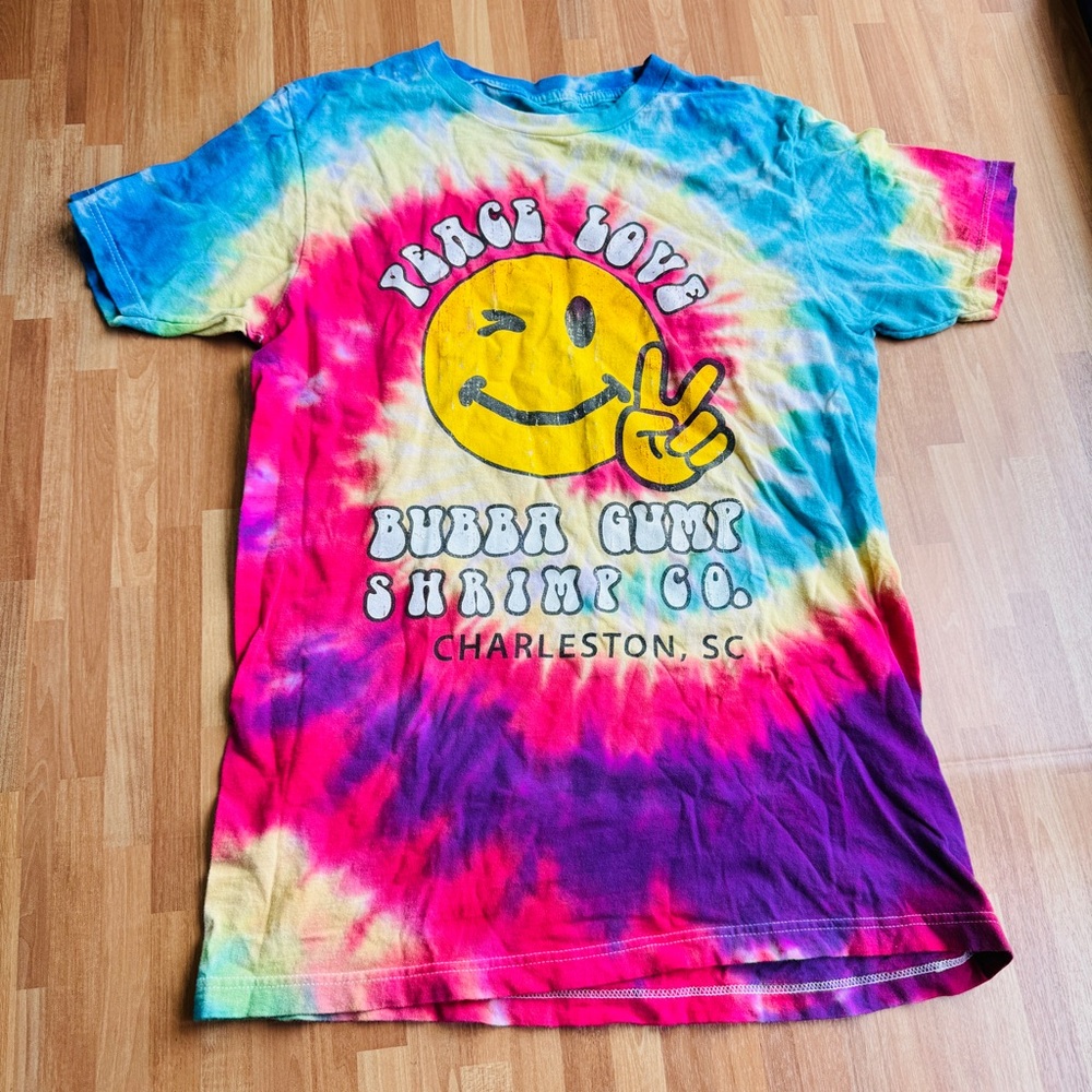 Bubba gump tie dye peace love tshirt size small